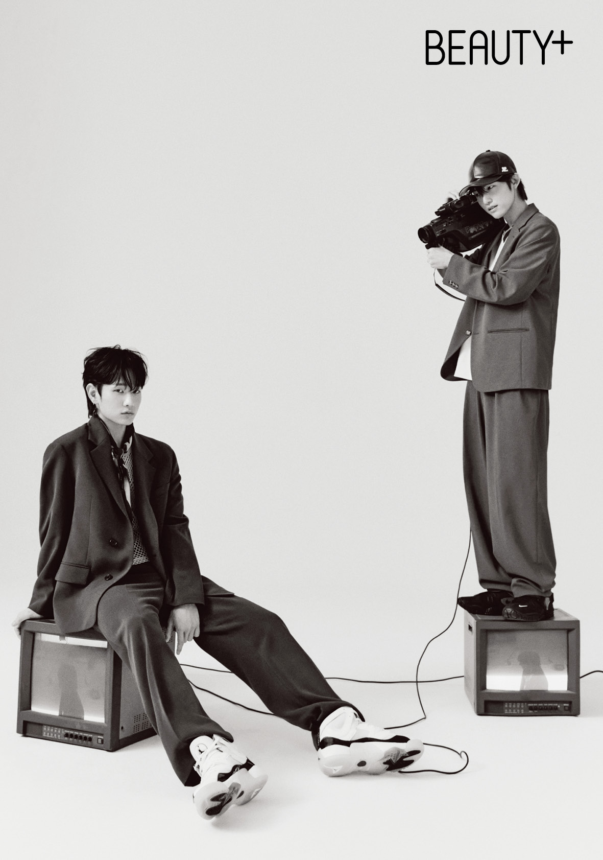 DKZ, 호랑이가 쫓아온다, 디케이지, 재찬, 싱글즈, Single Plus